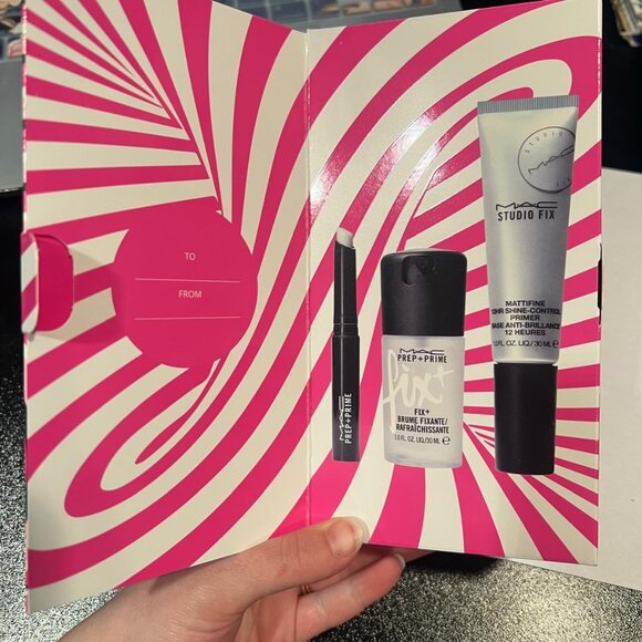 MAC Cosmetic Tricks of the Trade Kit brand new in box (primer, lip primer, fix+) - Picture 5 of 9